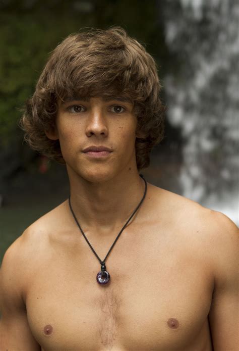 brenton thwaites blue lagoon